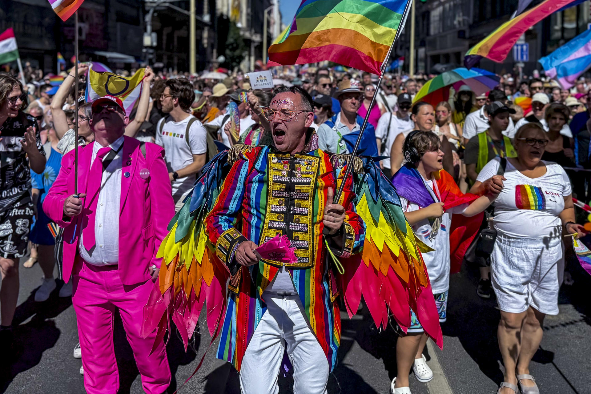 Orbán ataca la Marcha del Orgullo en Budapest, que reunió a 200.000 personas