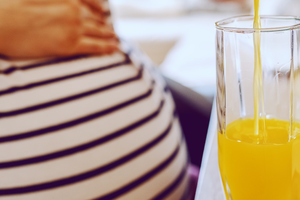 ¿Tomar bebidas azucaradas durante elembarazo afecta a tu bebé?