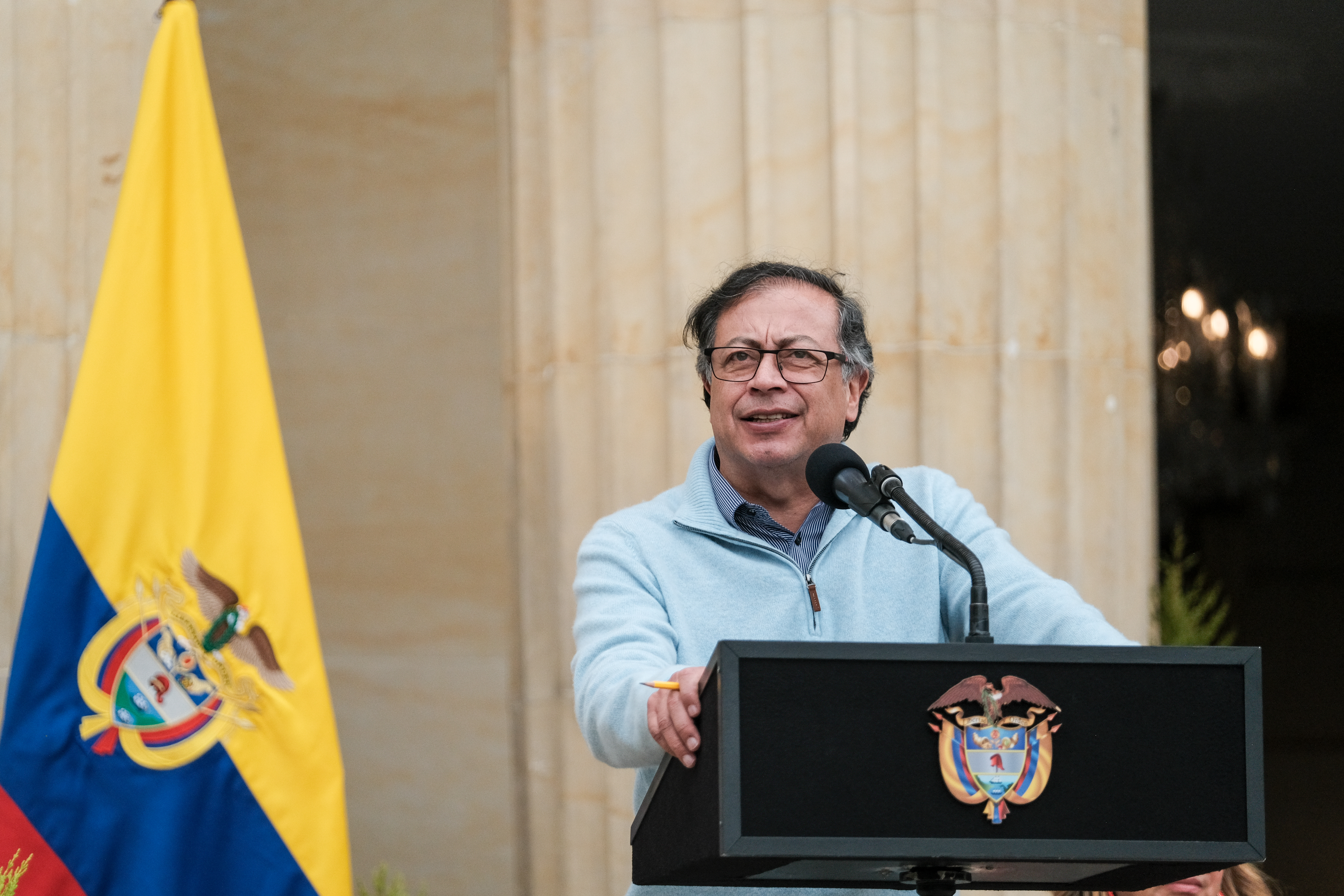 “Importante que el empresariado traiga máquinas para aumentar la productividad”: Petro