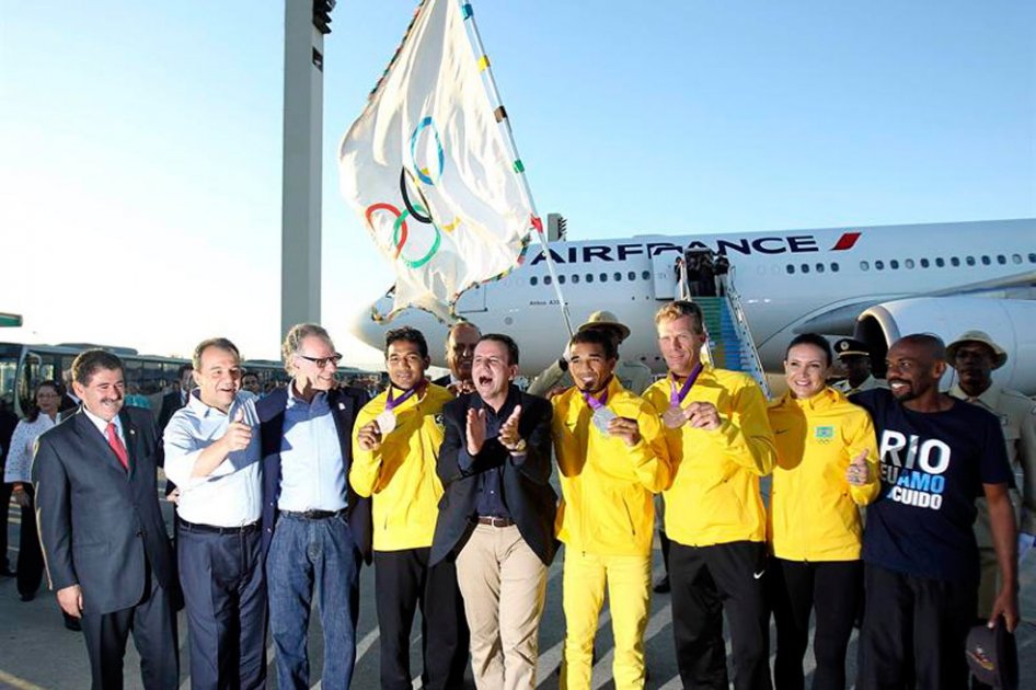 Bandera olímpica llegó a Rio de Janeiro