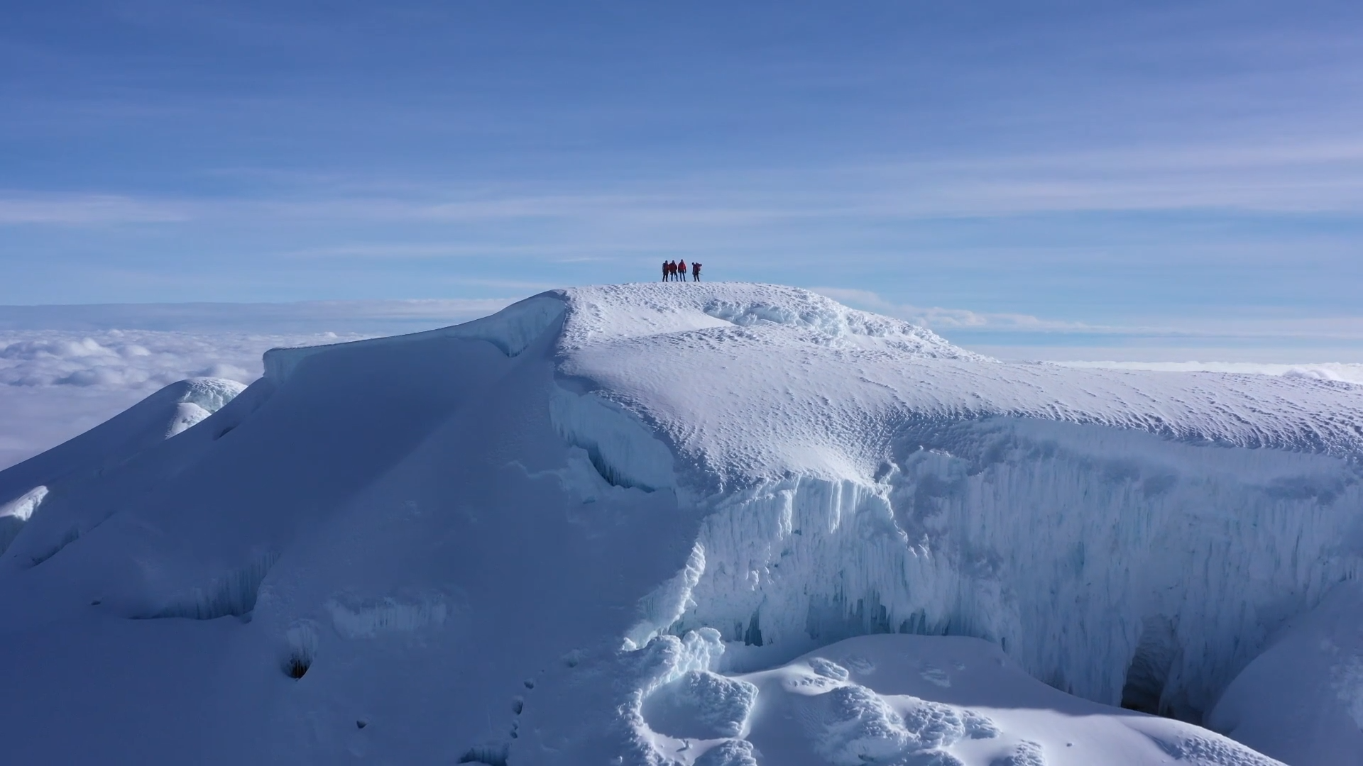 Exploradores ascienden por primera vez a los cuatro picos del Nevado del Huila