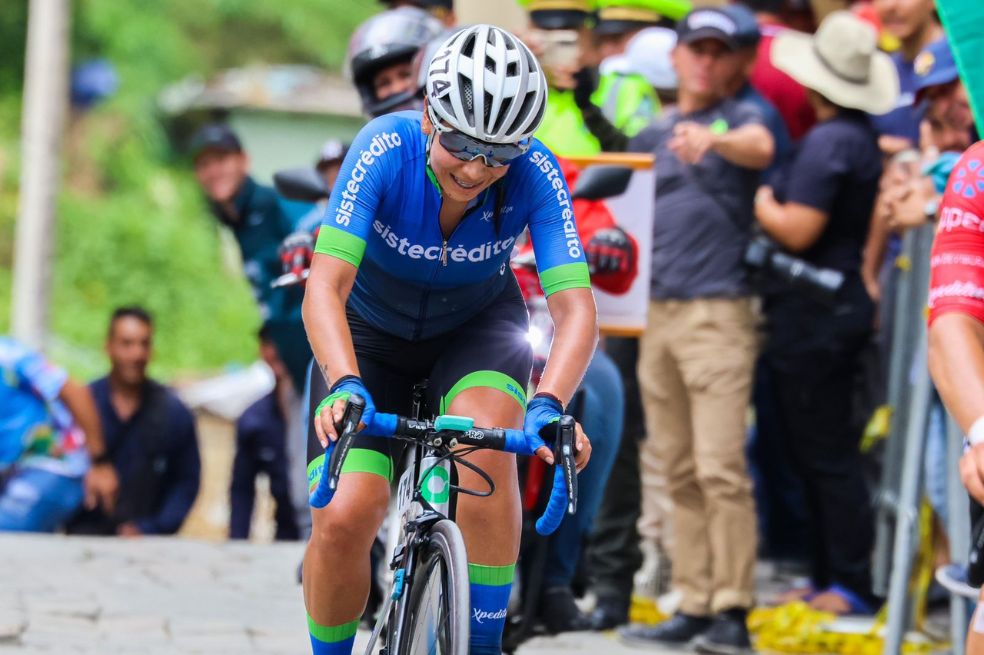 Yeni Colmenares (Sistecrédito) se impuso en solitario en la cuarta y última etapa de la Vuelta a Antioquia femenina.