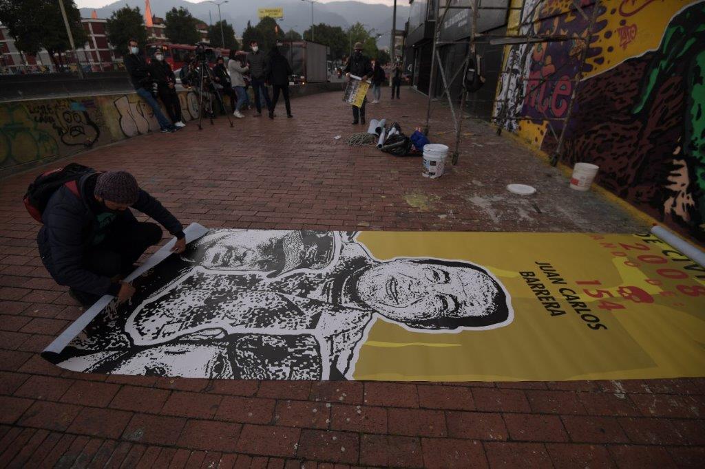 Aunque algunos murales han logrado ser finalizados, a las pocas horas o días vuelven a desaparecer.