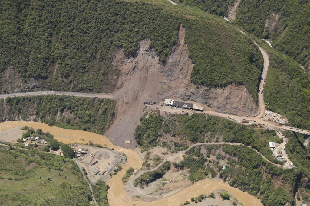 Reabren paso de la vía Medellín – Urabá tras 15 días de cierre