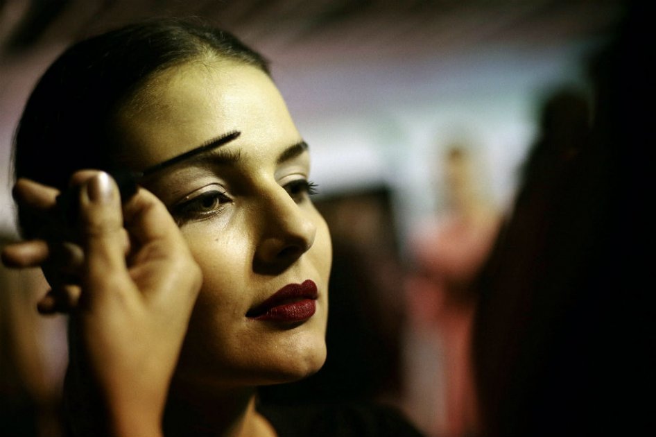 Colombianas entre las mujeres del mundo que menos gastan en maquillaje