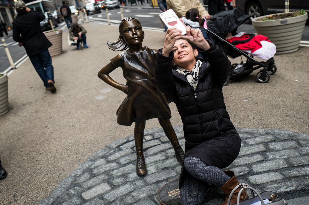 La Niña sin miedo que desafía a Wall Street