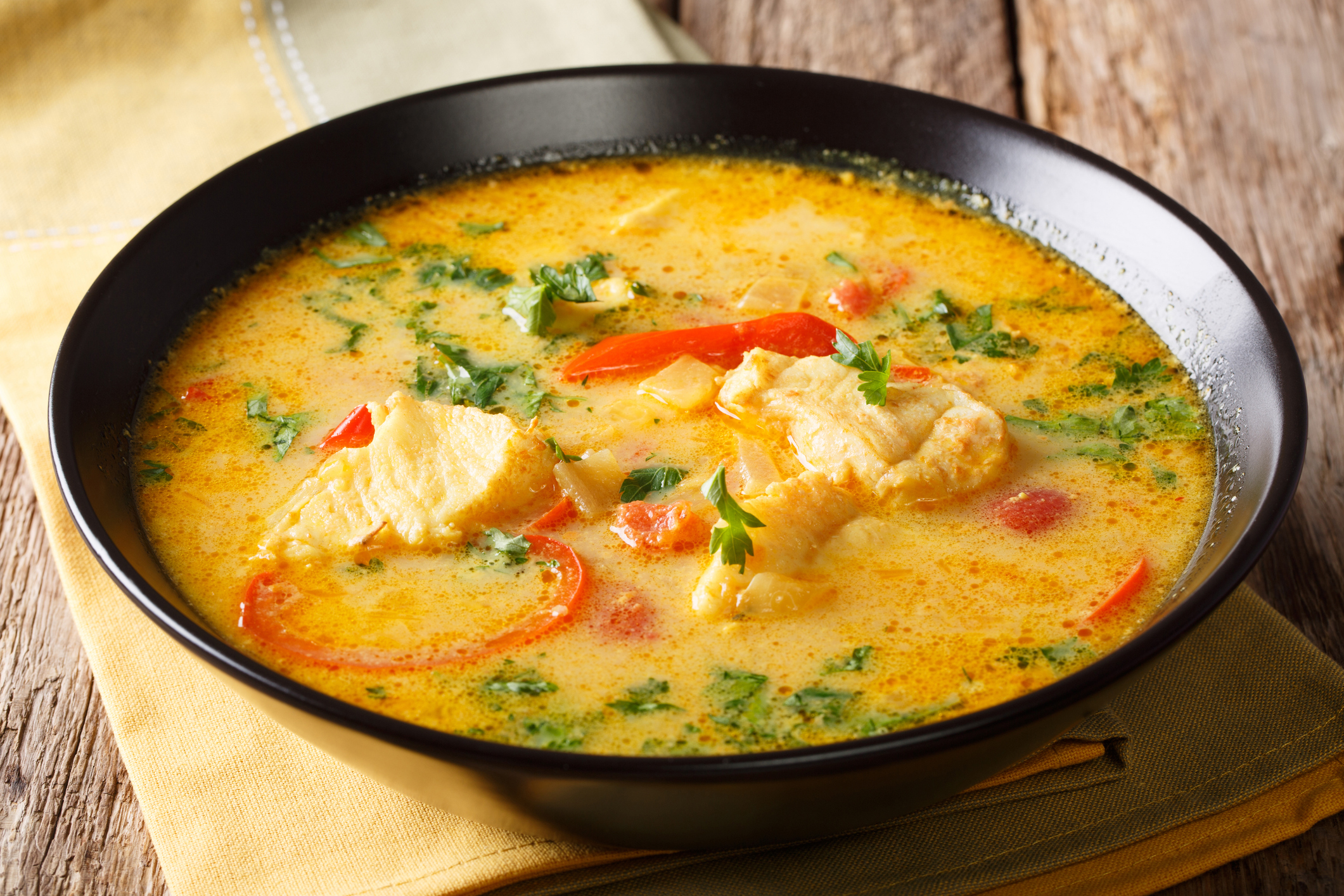Viernes Santo para disfrutar de un guiso de pescado blanco con puré de berenjena