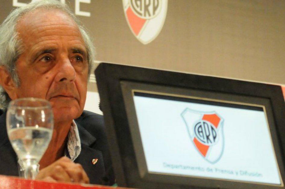 Presidente de River Plate niega deuda con Teófilo Gutiérrez