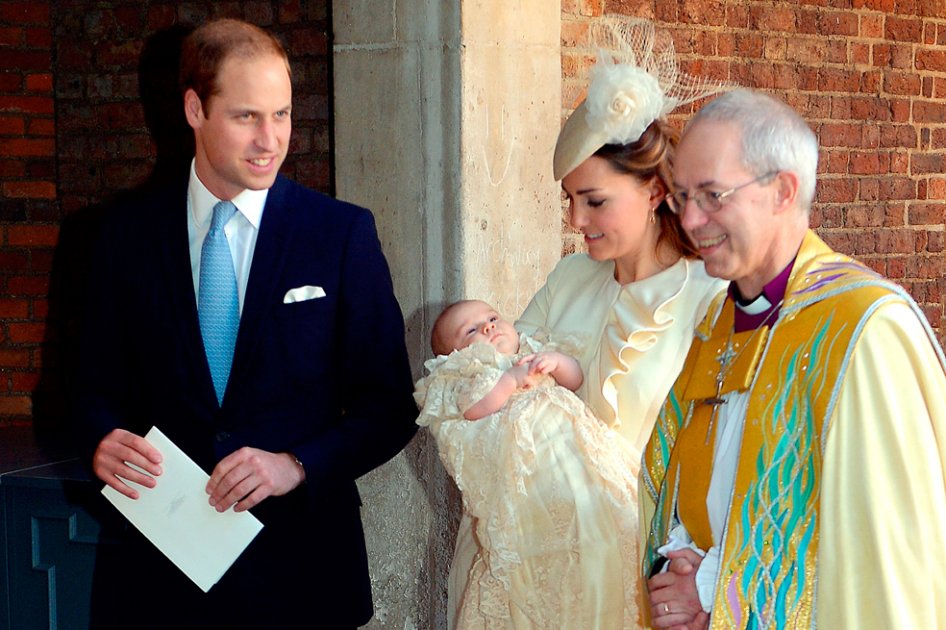 Los duques de Cambridge en el bautizo del príncipe Jorge