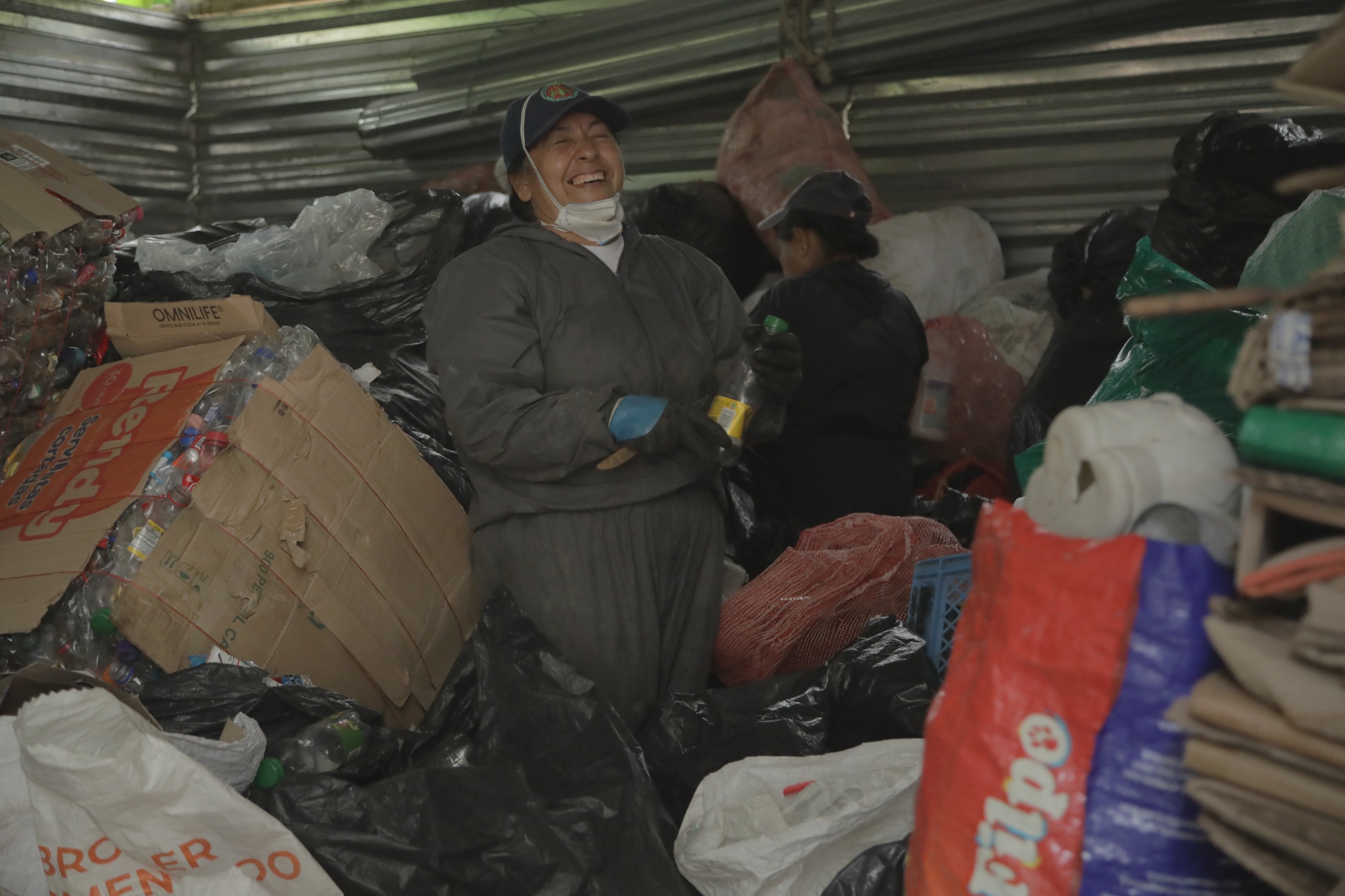 “Es independencia”: el reciclaje cambia la vida de mujeres víctimas del conflicto