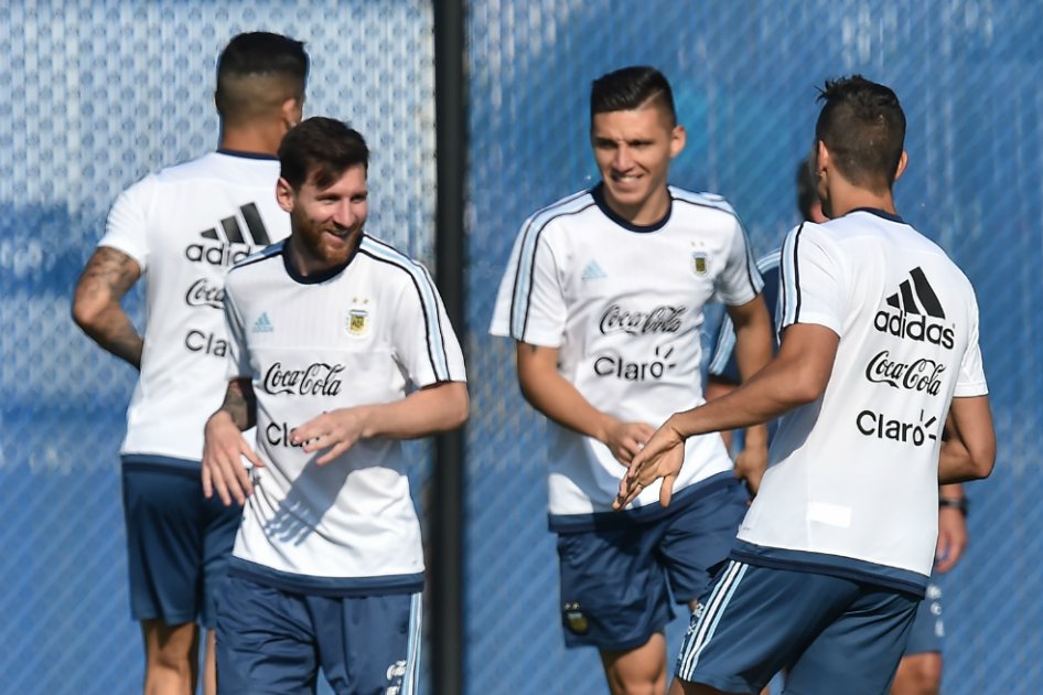 Argentina y Chile en una revancha por la gloria y la Copa de los 100 años