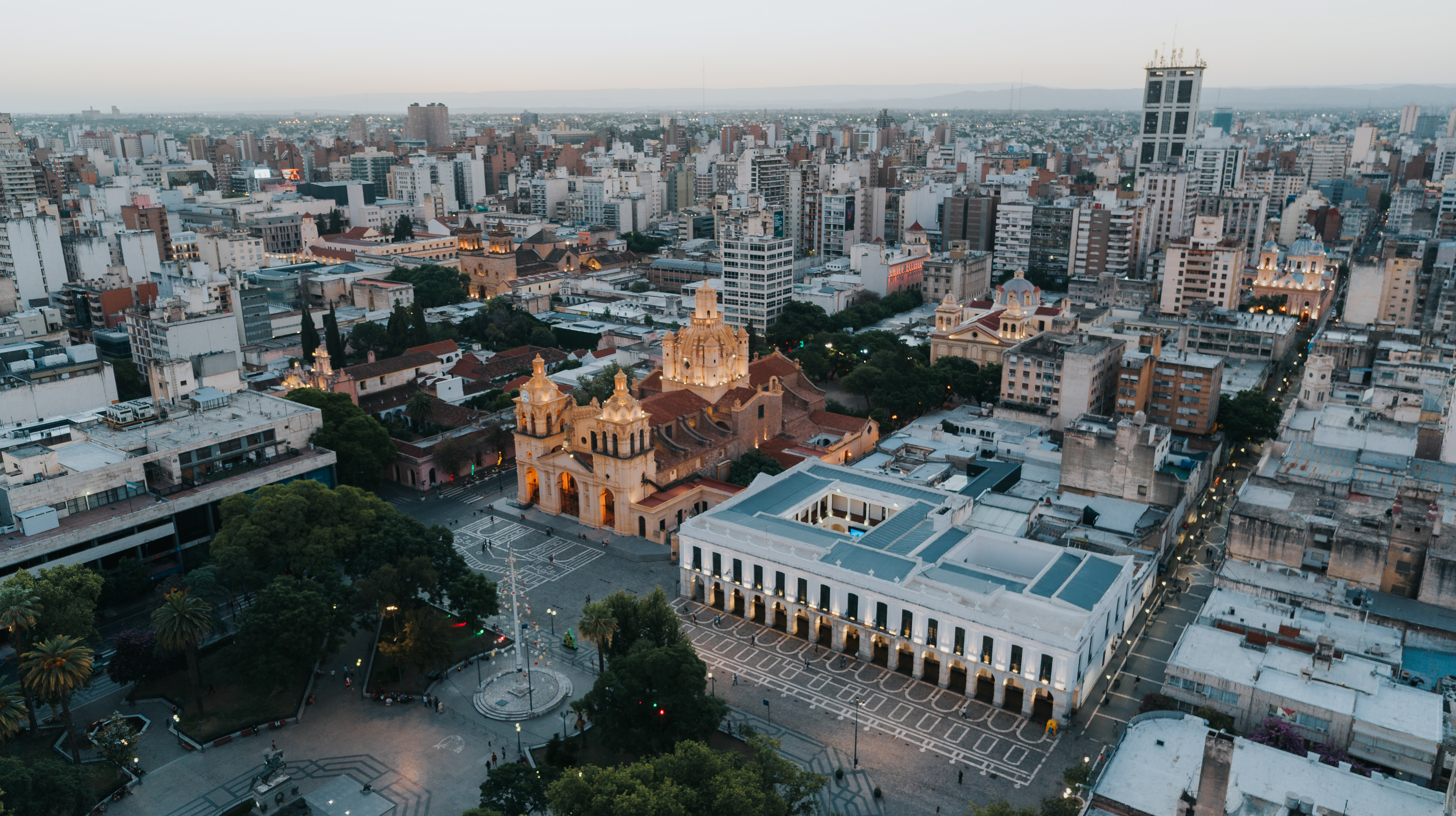 Además de ser la capital provincial, la ciudad de Córdoba fue declarada capital provisional de la República Argentina en dos ocasiones.