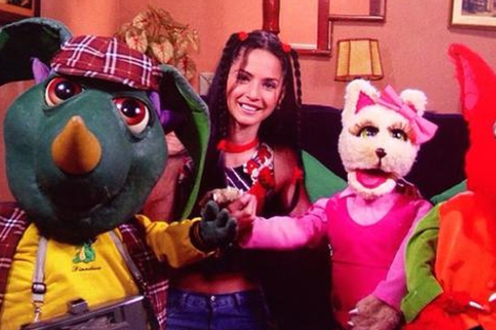 Cuando tenía 10 años, la actriz Carmen Villalobos debutó por primera vez en la televisión en el recordado programa infantil Club 10. Luego, participó en Amor a la plancha, Dora la celadora, La tormenta y Amores de mercado.