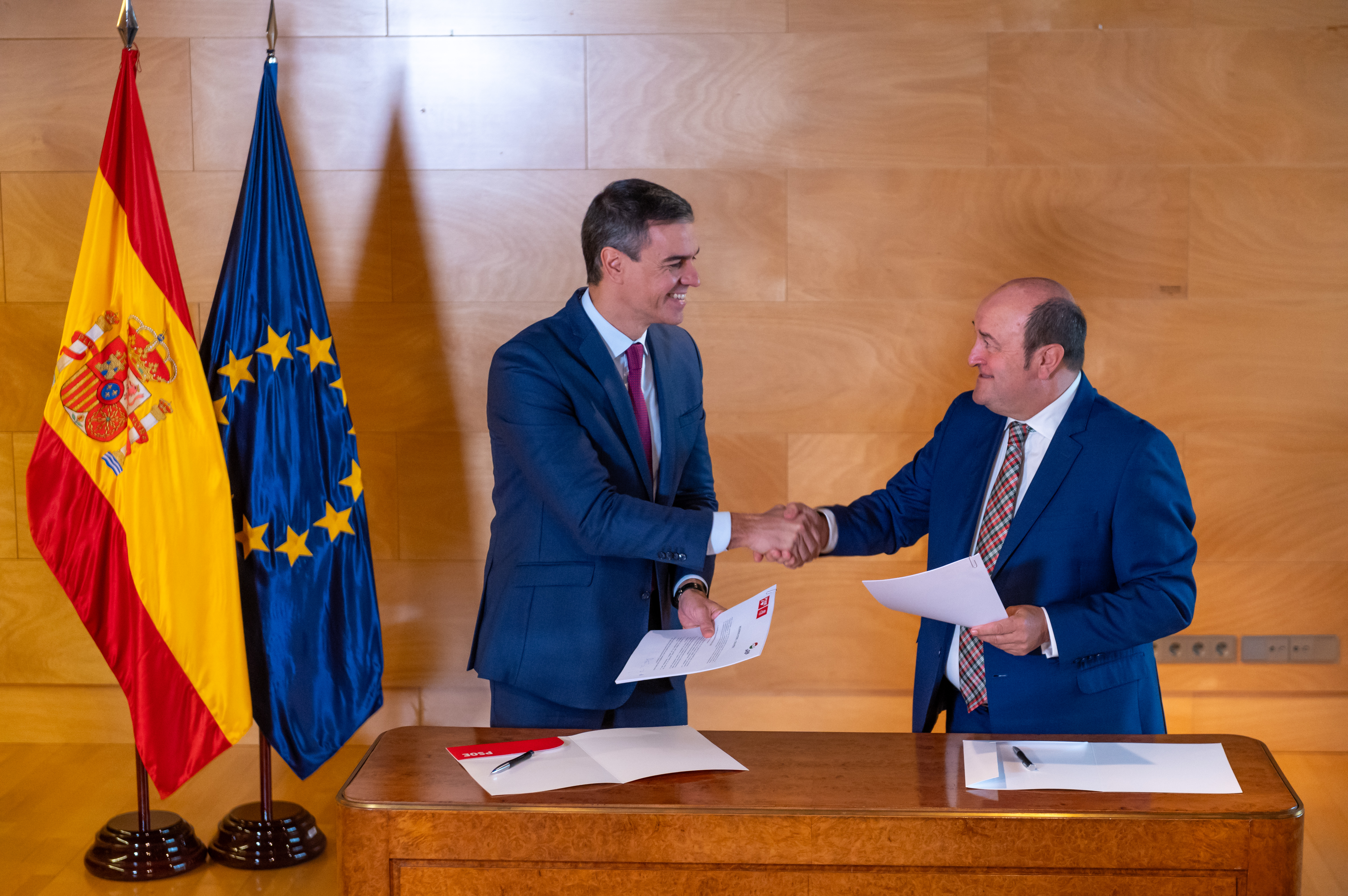 La compleja legislatura que tiene por delante Pedro Sánchez en España