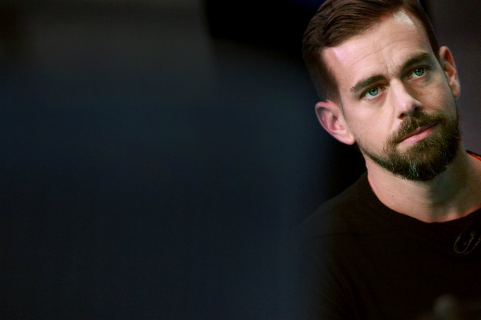 Twitter, que enfrenta momentos difíciles, anuncia una reorganización