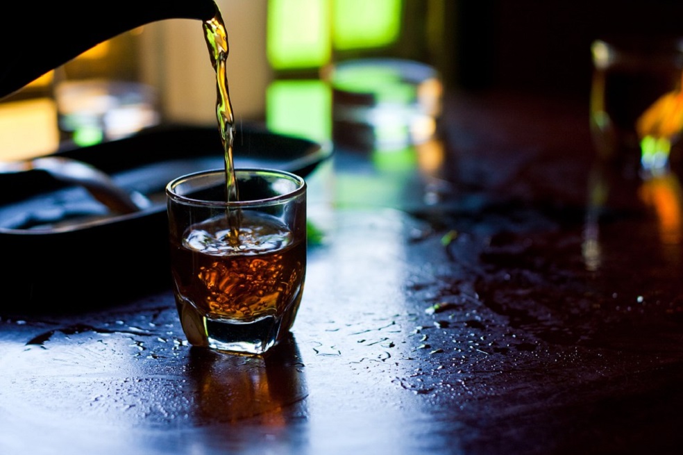 Por cinco millones de pesos, una licorera china promete alcohol para toda la vida