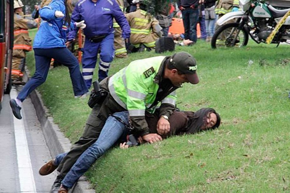 Suspenden por 12 meses a policía que agredió a reportera gráfica