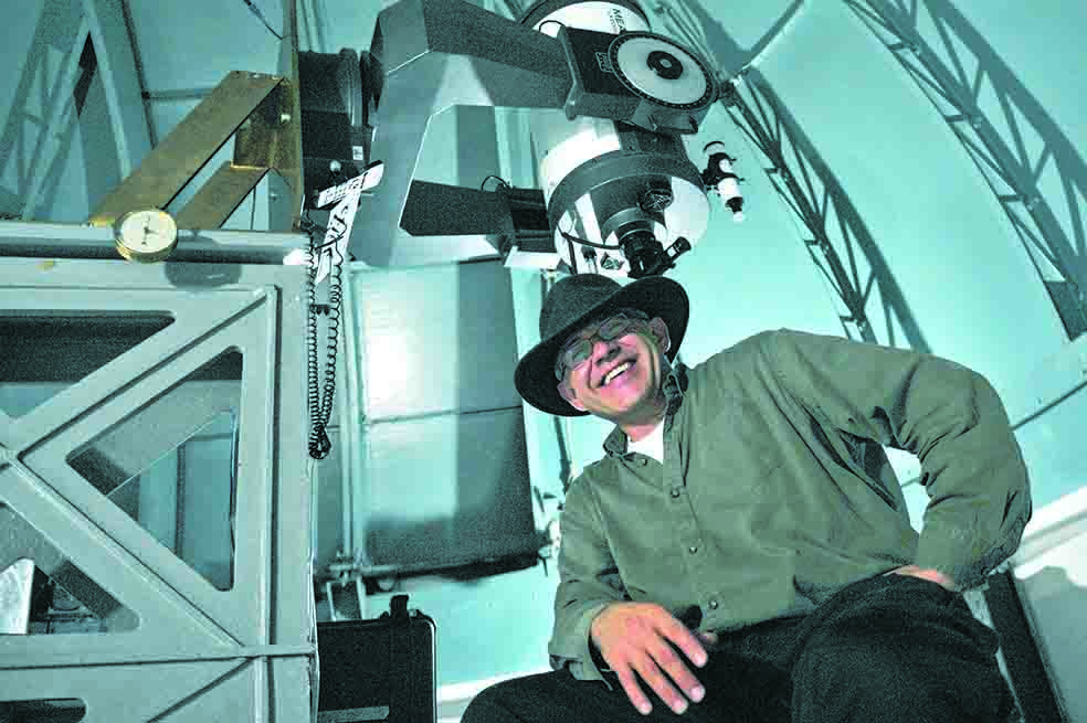 “Yo, que vivo en la Luna… y en Marte”: César Ocampo