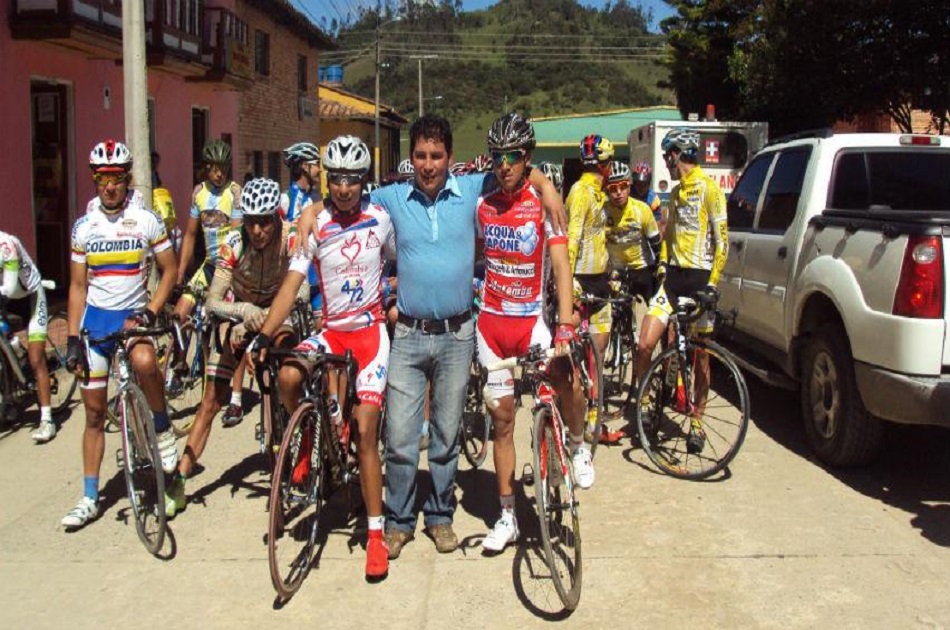 Nairo entrenaba persiguiendo mulas e increpando conductores