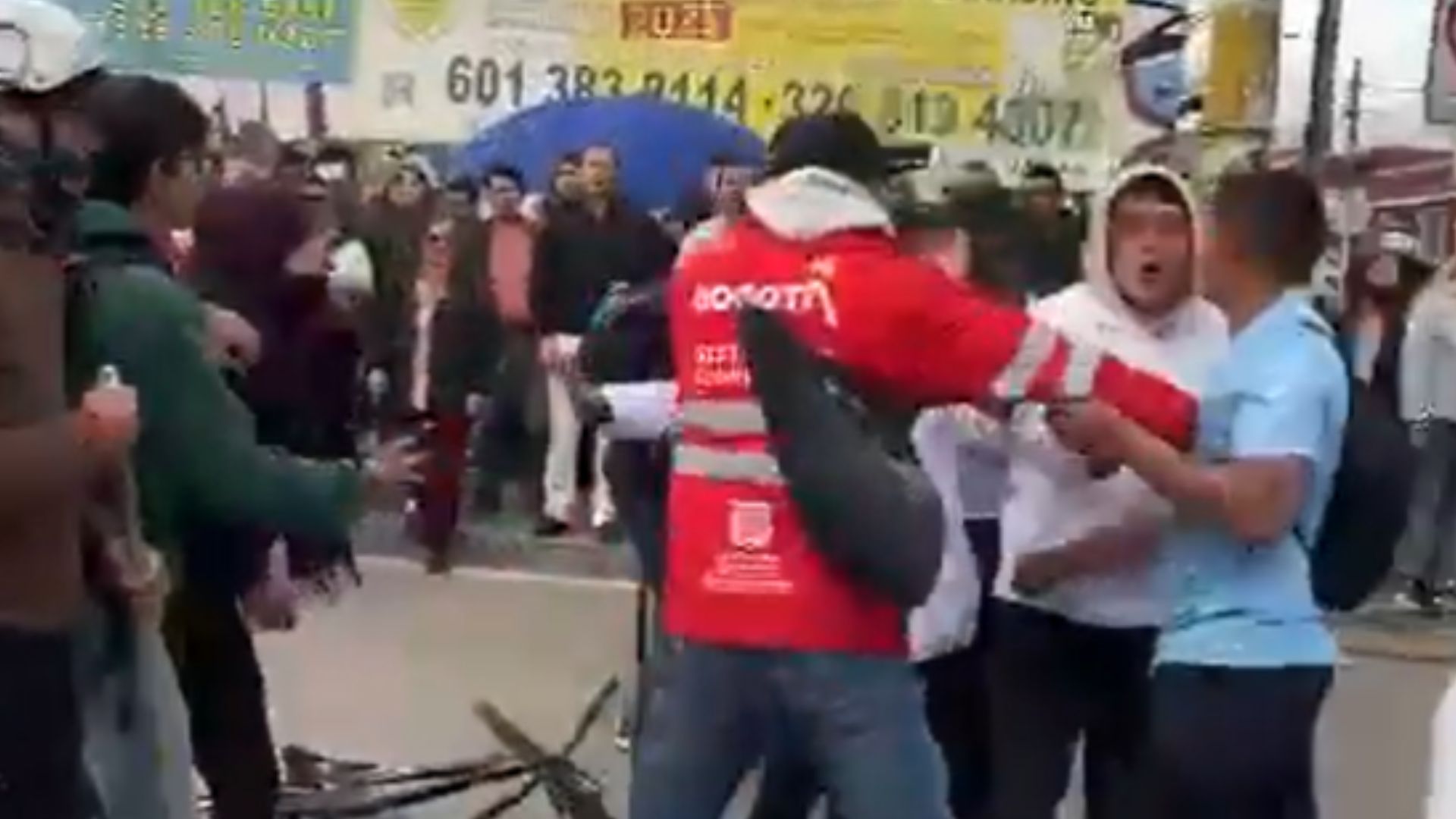 Bloqueos por paro nacional generaron enfrentamientos con manifestantes