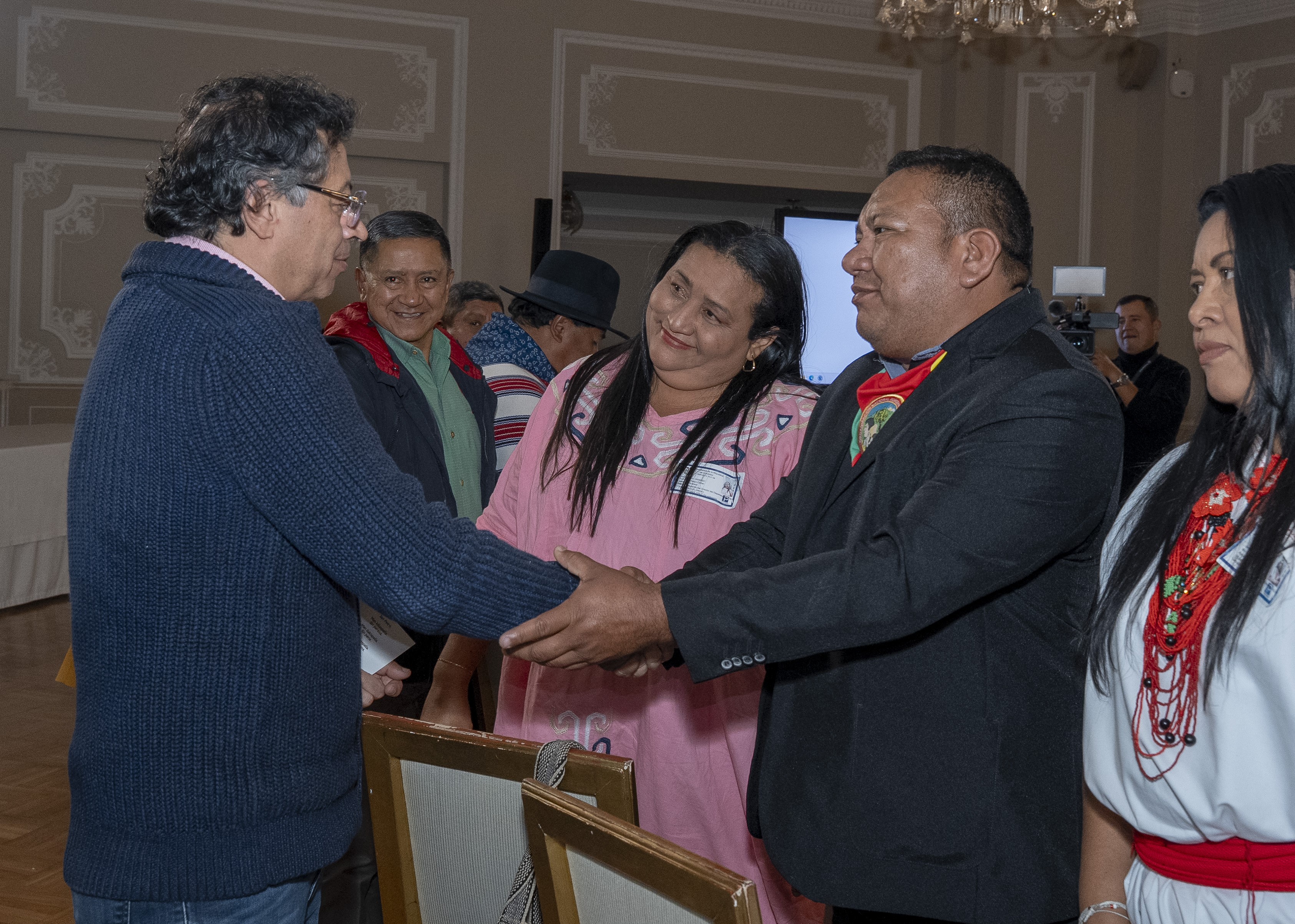 Estos son los contratos de las comunidades que se sumaron a la “marcha por el sí” de Petro