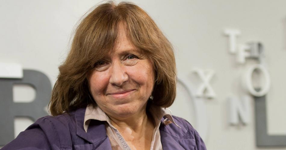 ¿Quién es Svetlana Alexievich, la nueva nobel de literatura?