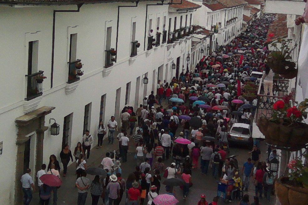 Maestros del Cauca completan 16 días de paro
