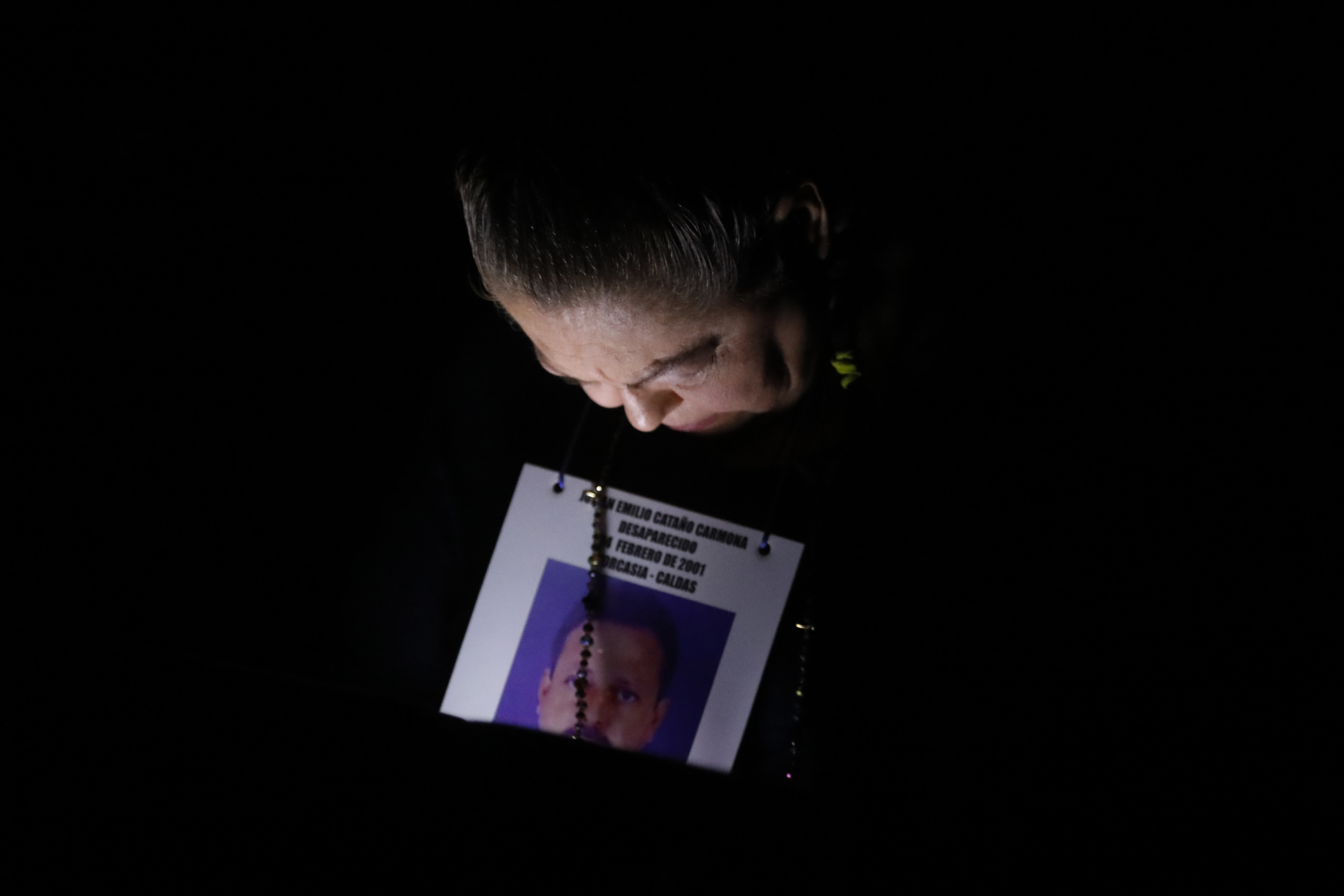 “Por cielo y tierra”, el documental que retrata la búsqueda de desaparecidos en Colombia