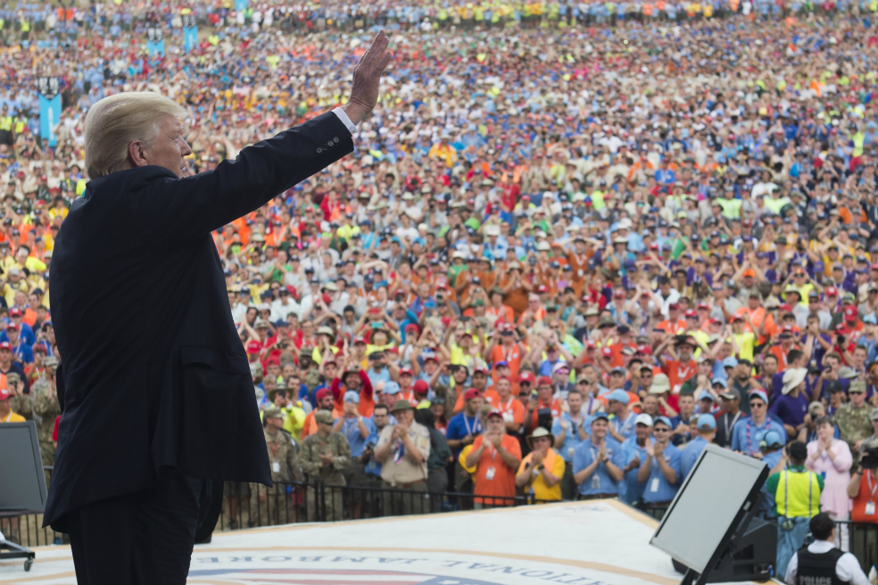 Trump causa polémica por su discurso ante los Boy Scouts