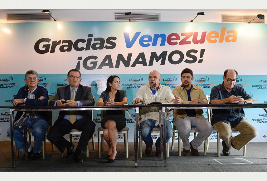 Mientras oposición venezolana define agenda del Parlamento, Maduro descarta conciliar