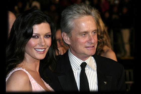 Catherine Zeta Jones cuenta las ventajas de tener un marido maduro
