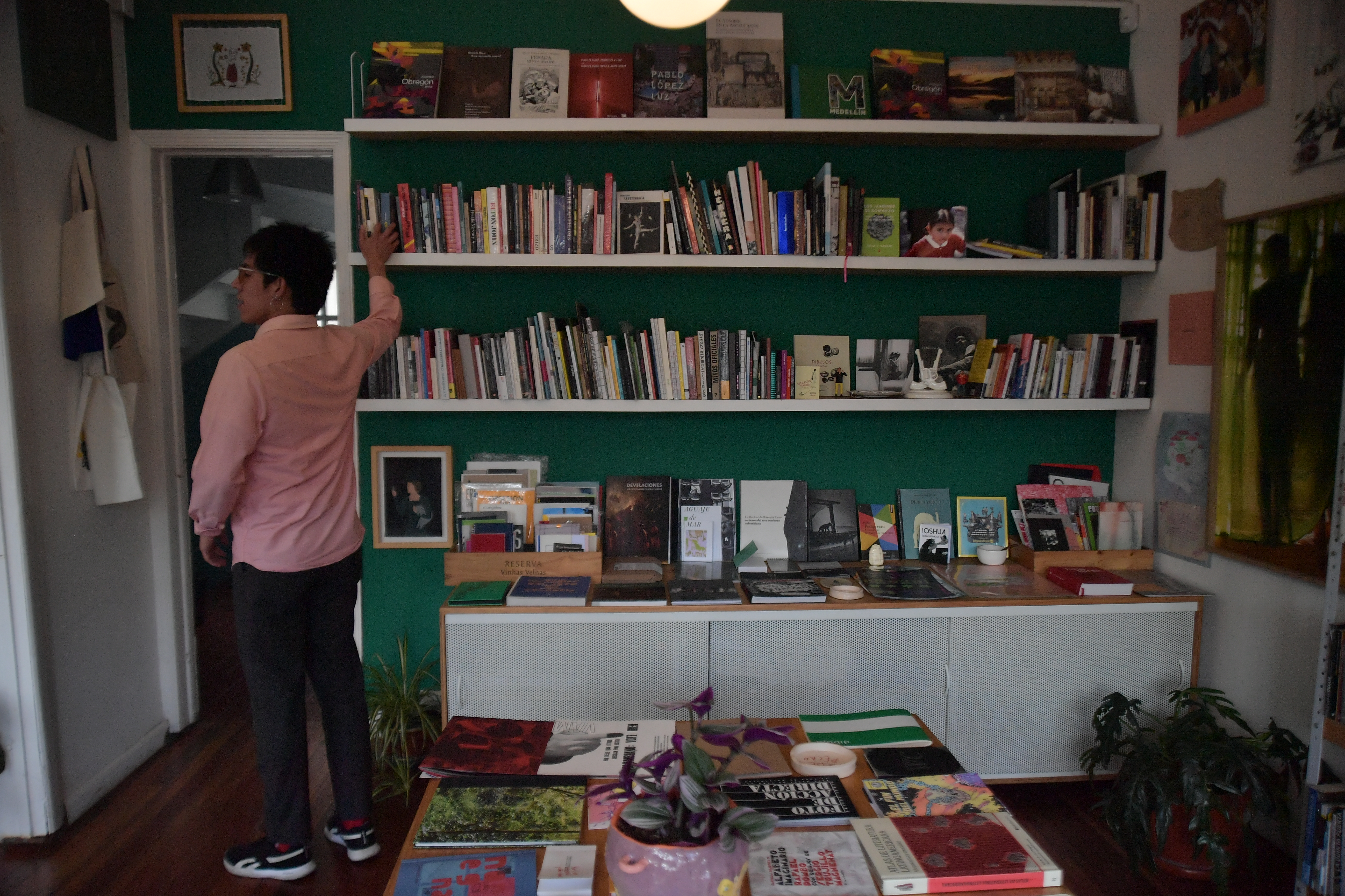 Entre márgenes ajustados y competencia digital: el panorama de las librerías independientes