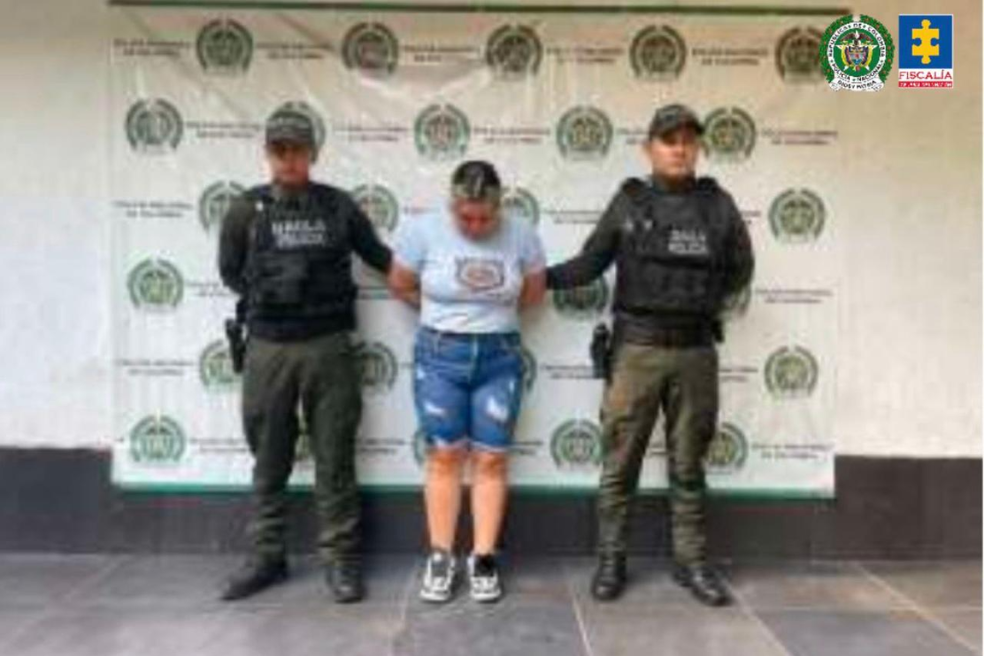 Capturan a trabajadora de banco por entregar información a red de extorsión desde la cárcel