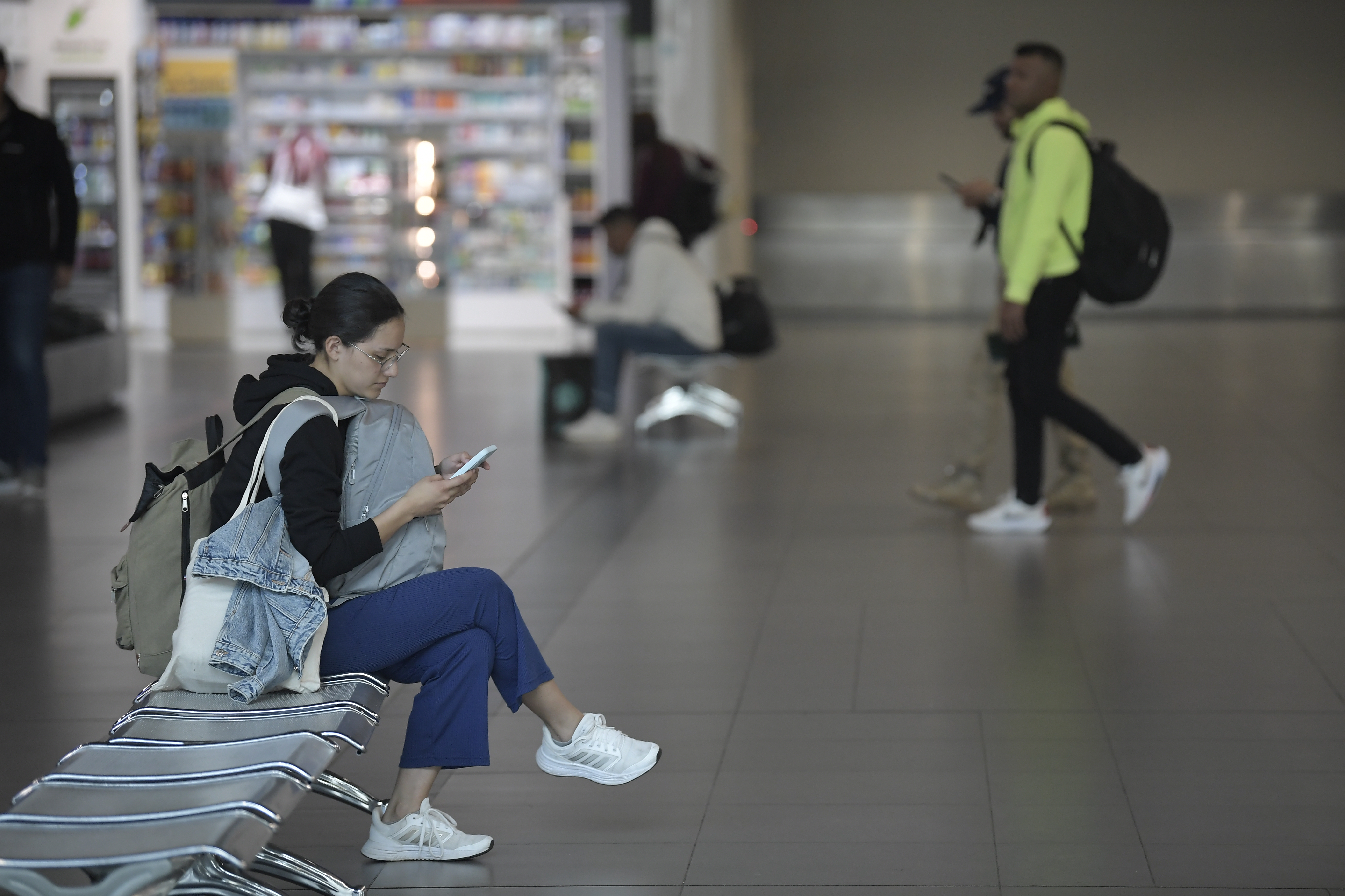 Demoras en el aeropuerto El Dorado por inconformidad entre controladores aéreos