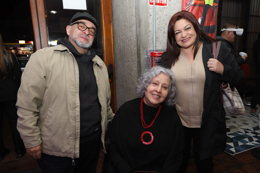Álvaro Bayona, Carmenza Gómez y Marcela Benjumea