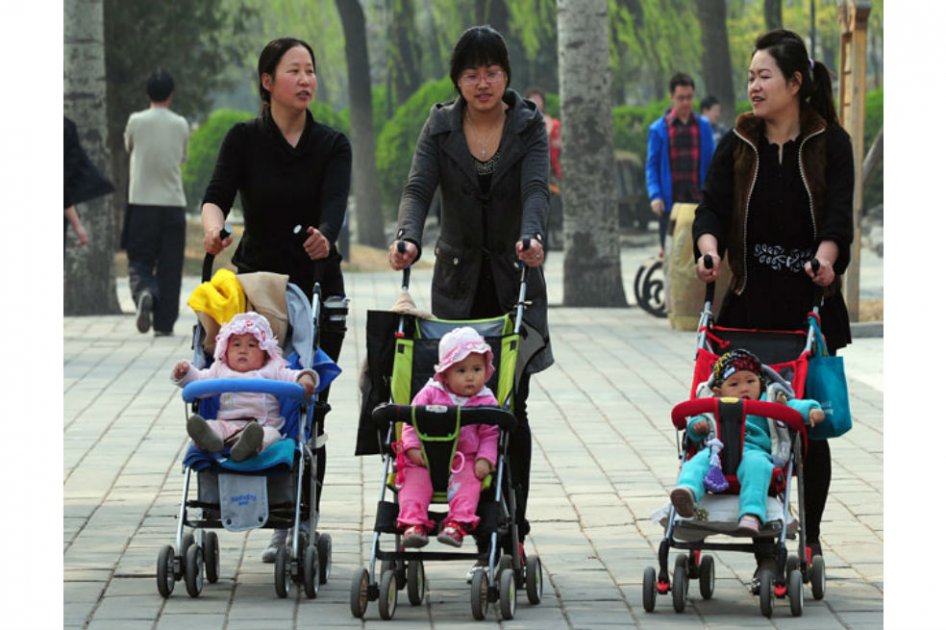 Dos millones de parejas chinas solicitaron en 2015 tener un segundo hijo