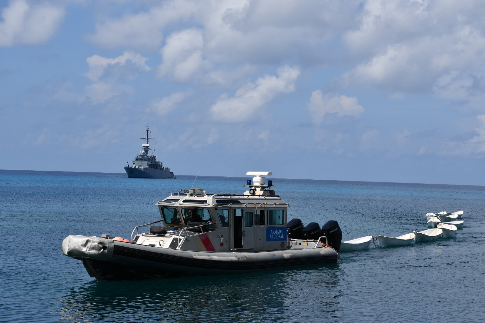 Cayucos decomisados por la Armada Nacional.