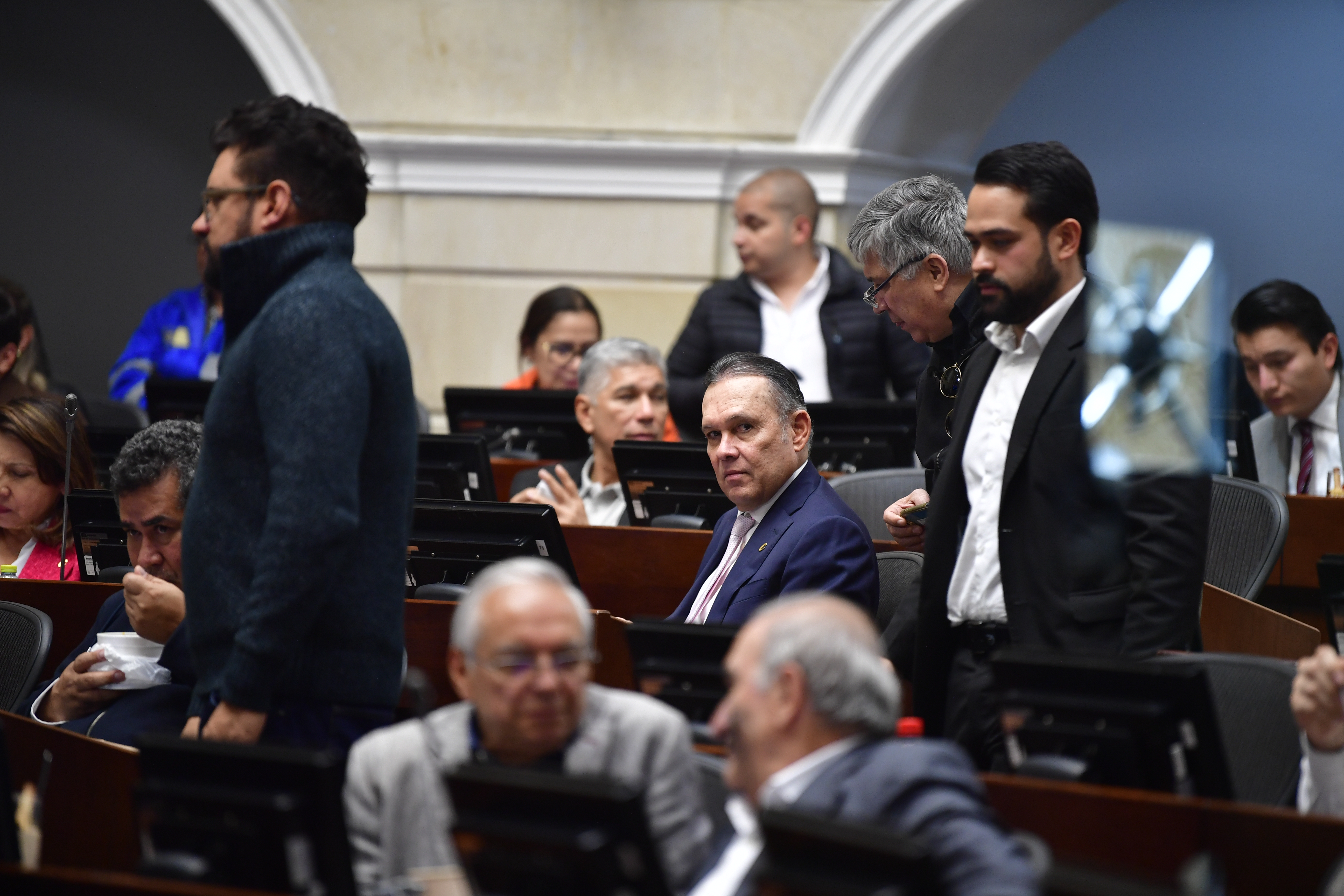 Por discusión de monto del presupuesto, Senado aplaza su plenaria