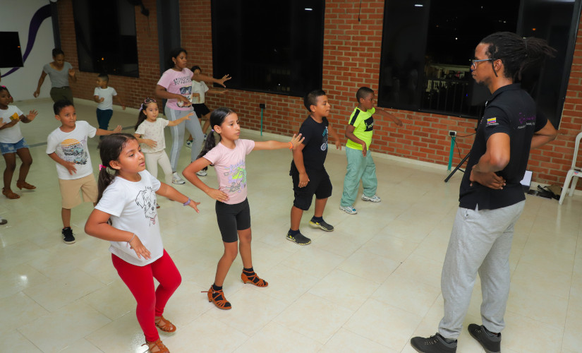 “Salsa para la paz”, la apuesta de Ritmo Caleño por la niñez en Cali