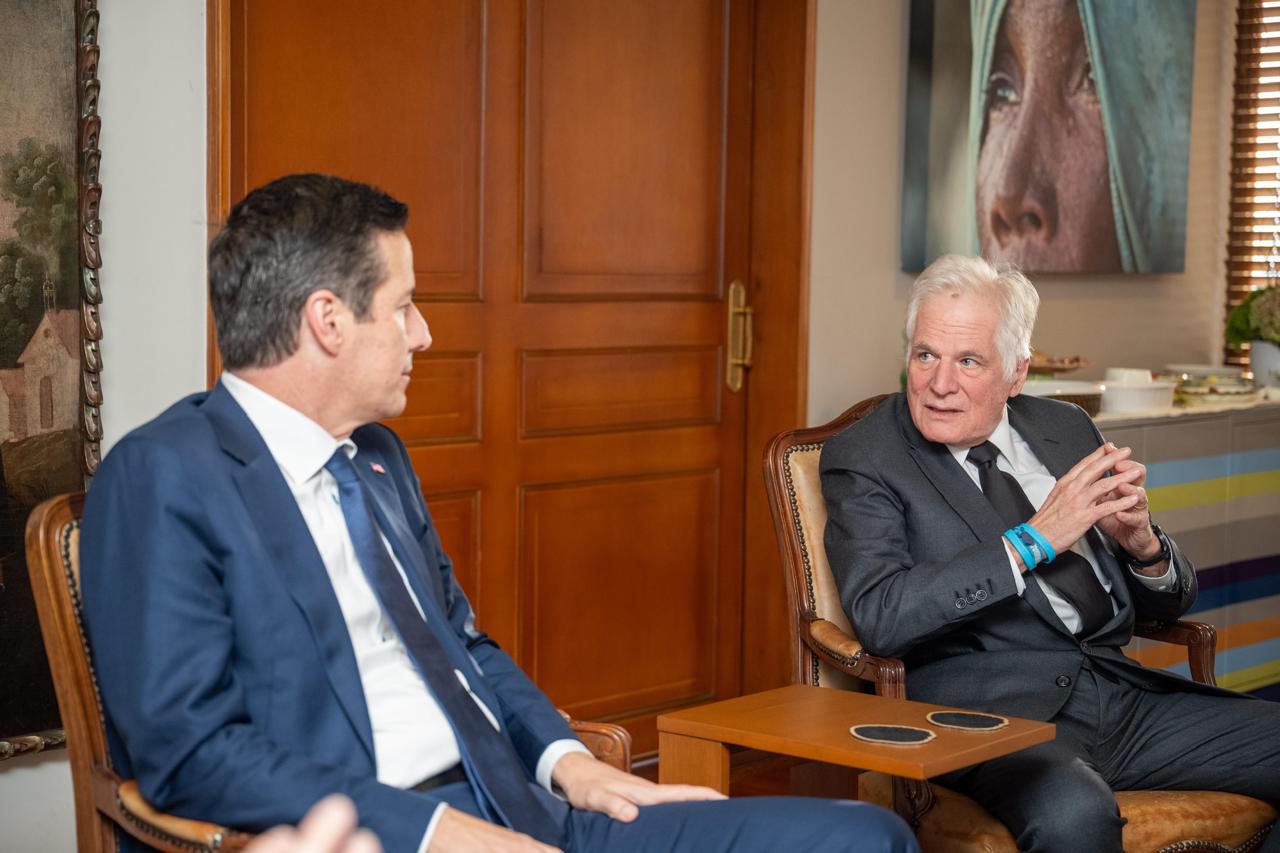Así fue el paso de los senadores Moreno y Gallego de EE.UU. por Colombia