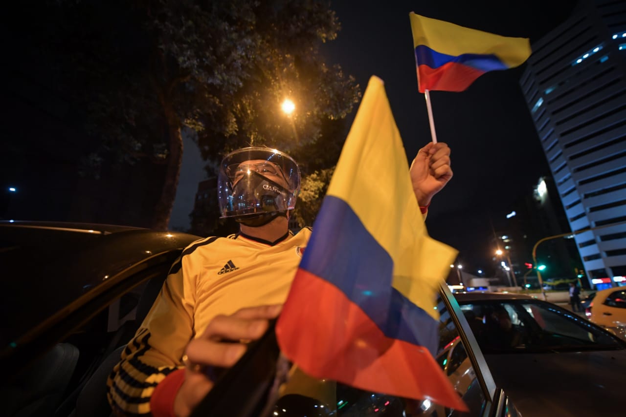 Marchas contra detención domiciliaria de Uribe