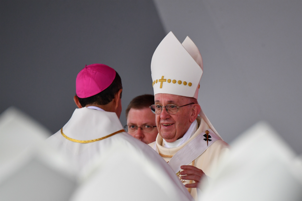 Con especial mensaje a México, el papa cierra misa en Villavicencio