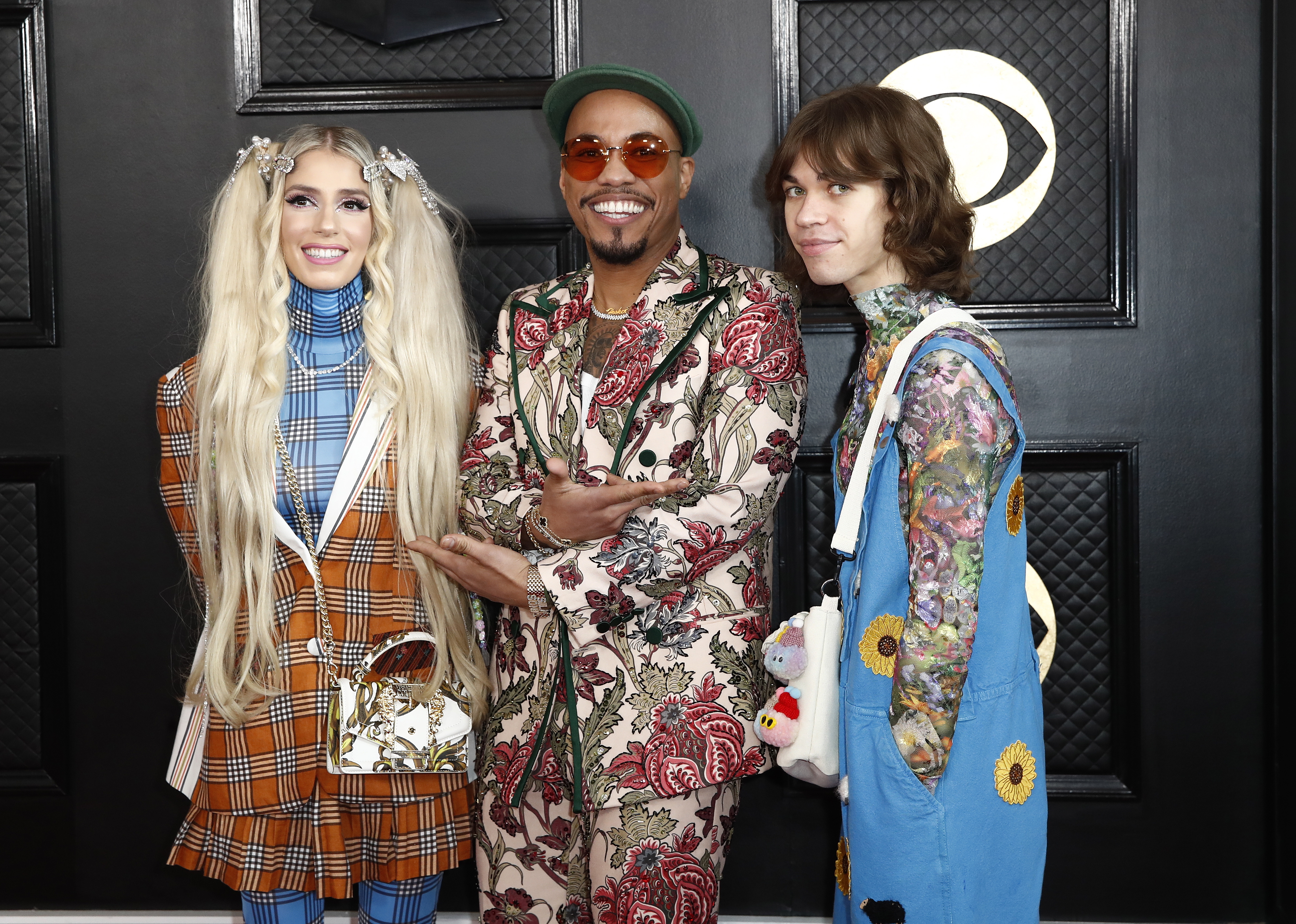 Los Angeles (United States), 05/02/2023.- DOMi, Anderson Paak, JD Beck arrive for the 65th annual Grammy Awards at the Crypto.com Arena in Los Angeles, California, 05 February 2023. (Estados Unidos) EFE/EPA/CAROLINE BREHMAN