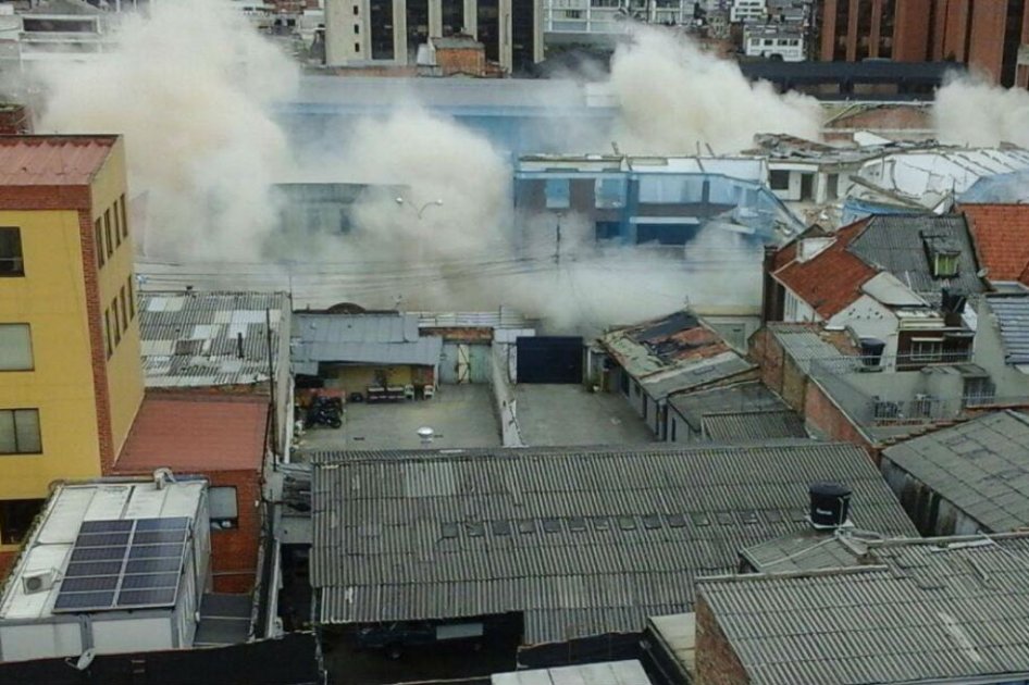 Empresa niega fallas en implosión de edificios de la Defensoría del Pueblo