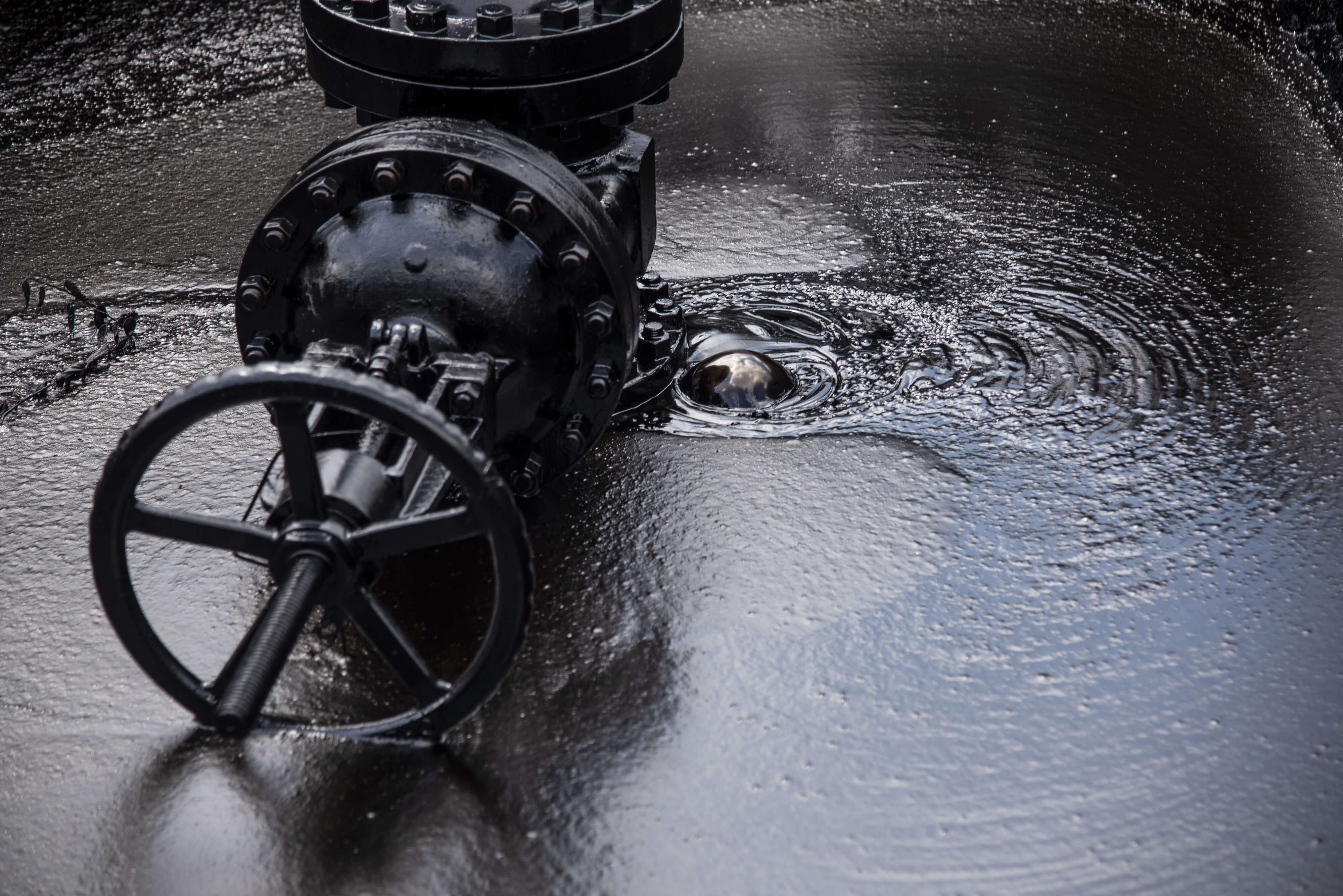 «Exxon Valdez», el derrame sepultado 30 años después por toneladas de crudo