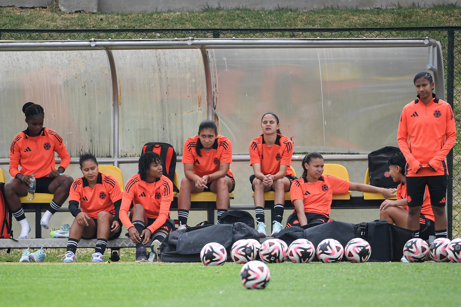 Las futbolistas de Colombia quieren hacer historia en su casa.