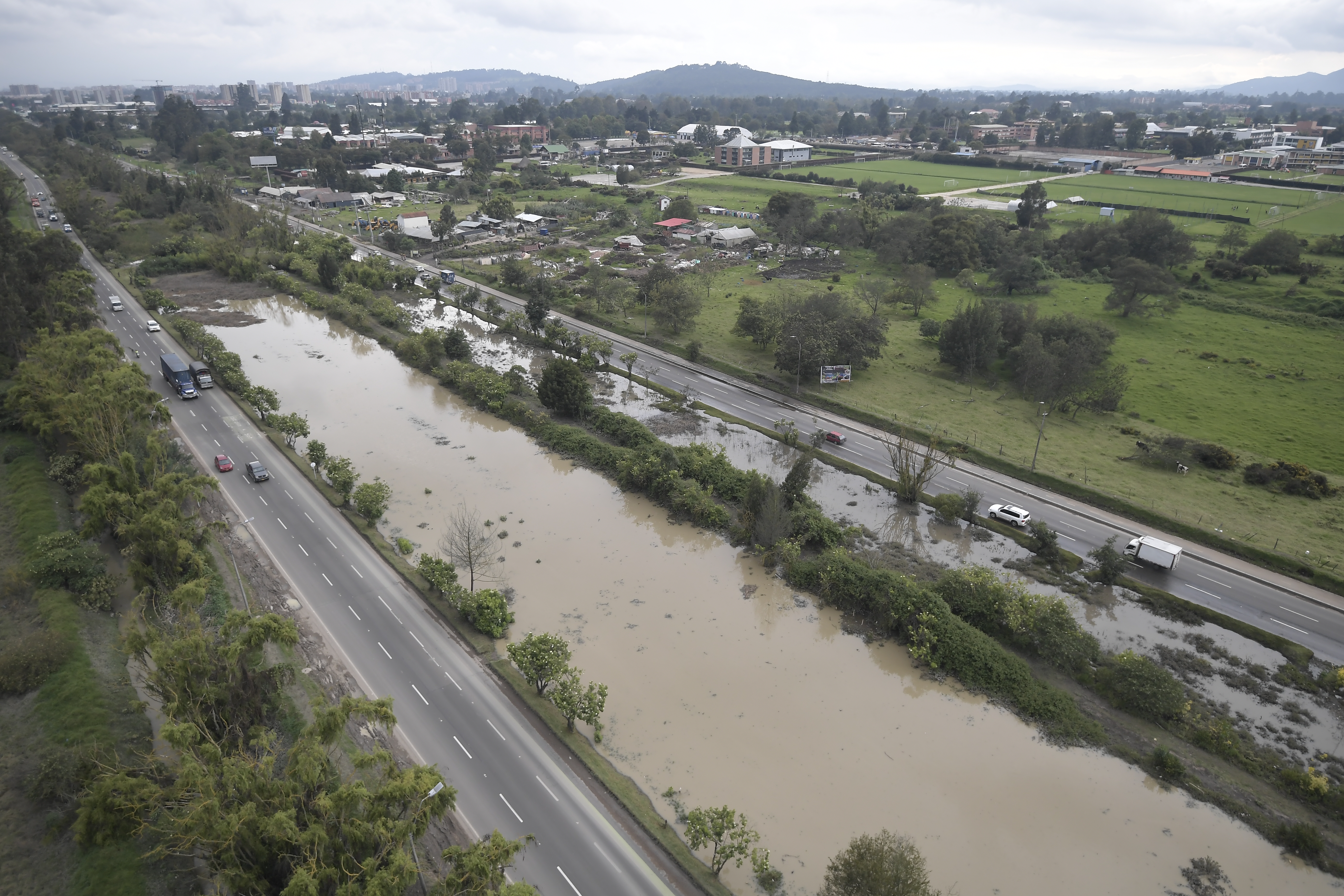 No guarde la sombrilla: ¿por qué llueve tanto en esta época del año?