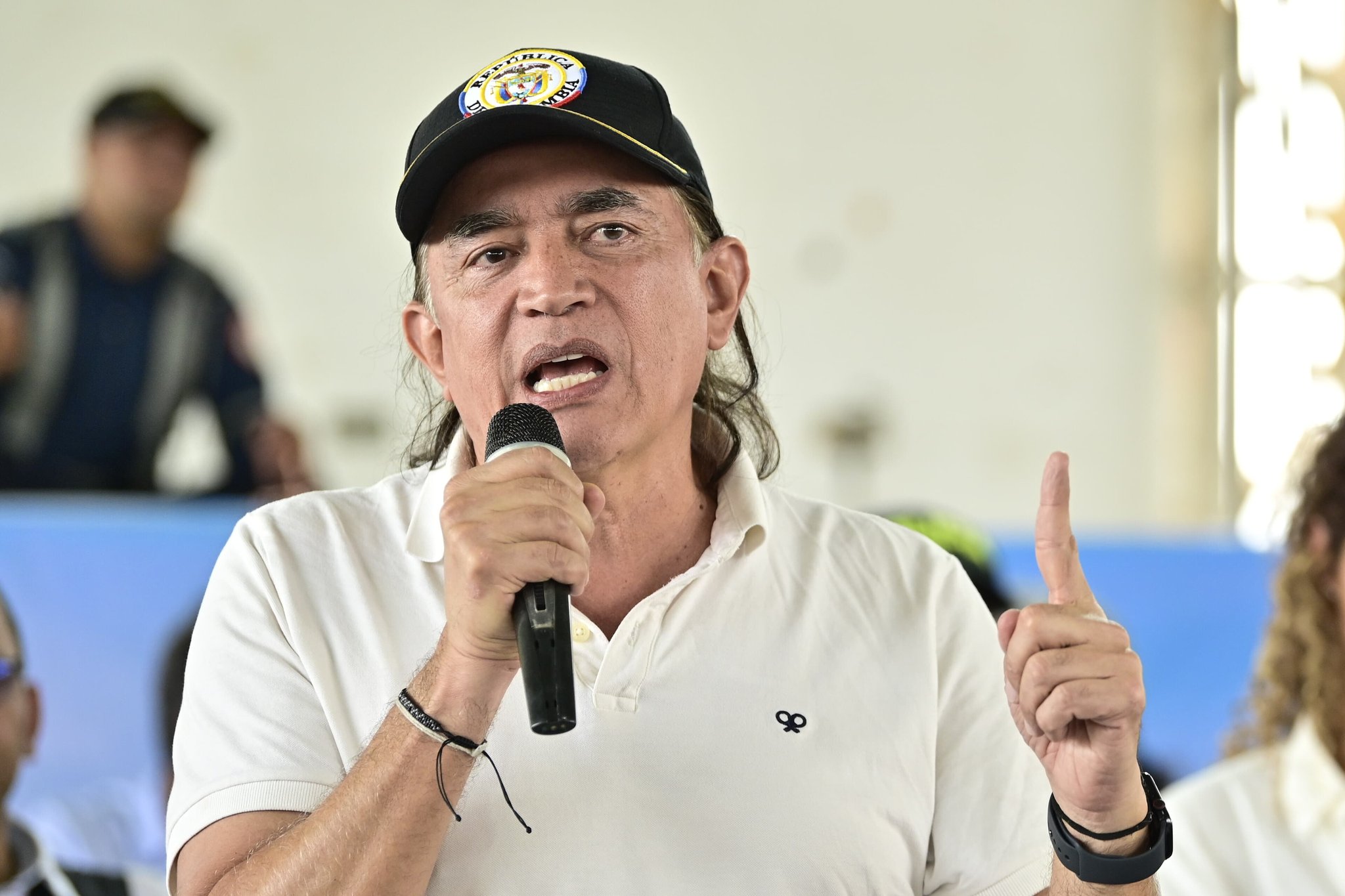 “Vienen más recortes”: Bolívar anunció el fin de subsidios y explicó el plan de 2025