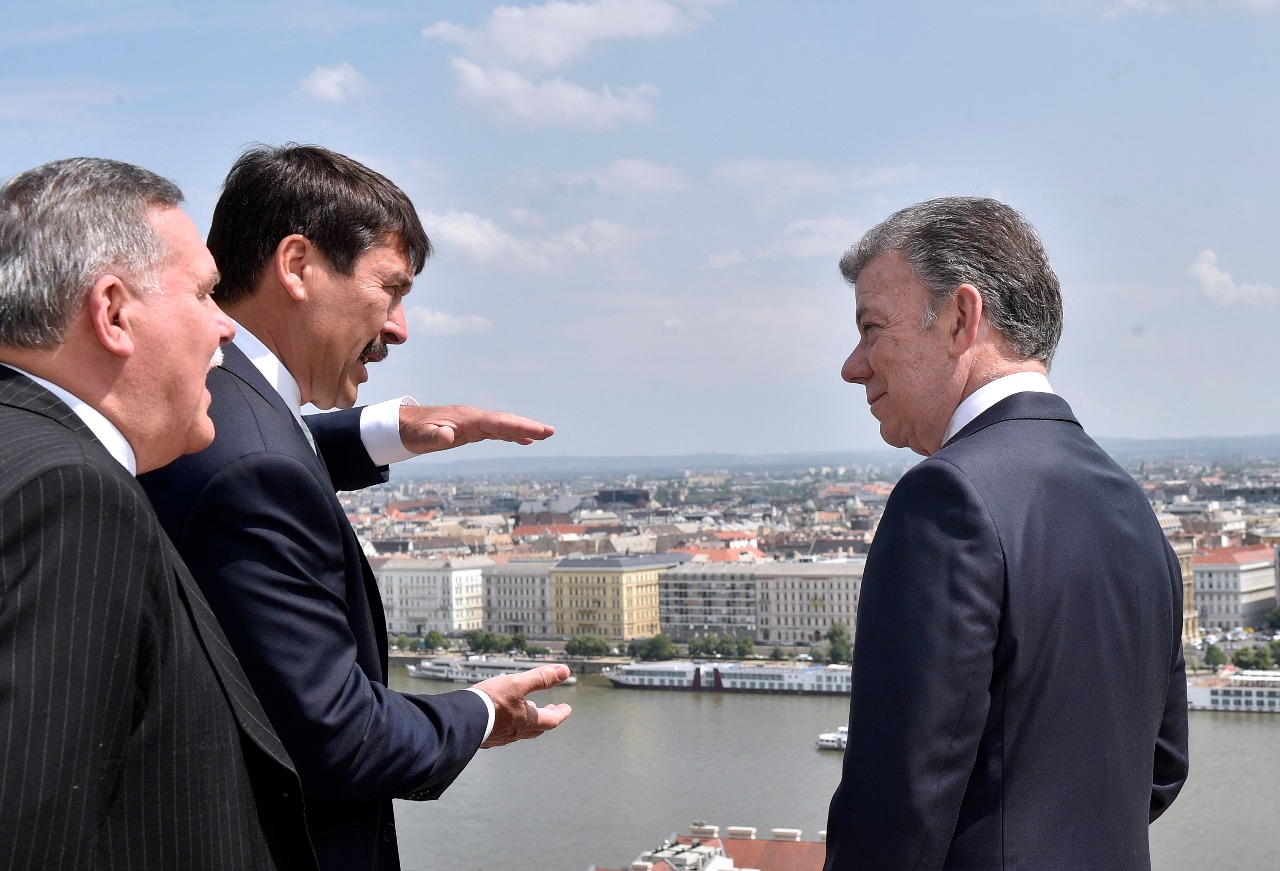 La paz, la bandera de Santos para afianzar relaciones comerciales en Europa