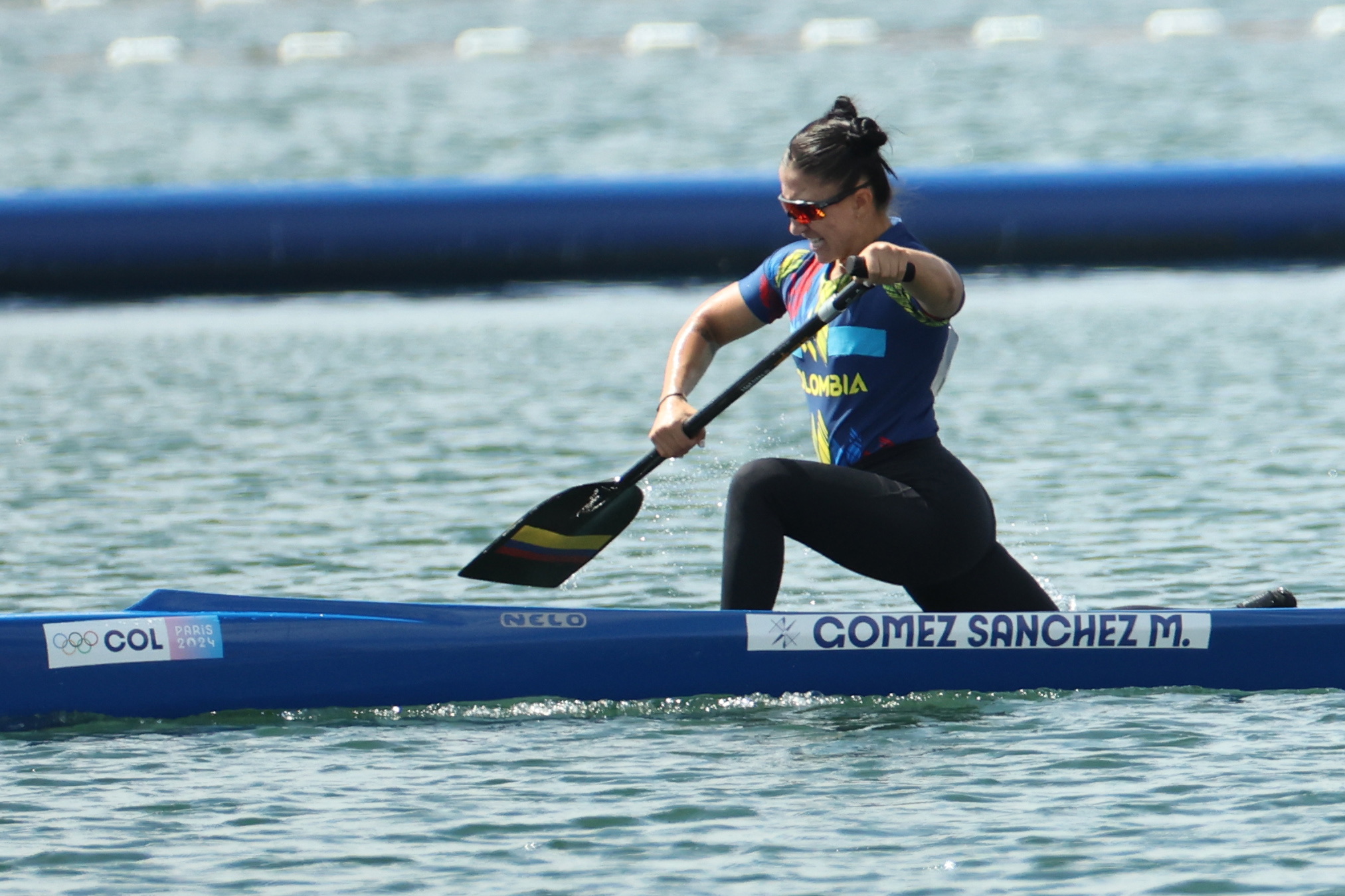 Vaires-sur-marne (France), 08/08/2024.- Manuela Gomez Sanchez of Colombia in action during the Women's Canoe Singles 200m quarterfinals of the Canoeing Sprint competitions in the Paris 2024 Olympic Games, at the Vaires-sur-Marne Nautical Stadium in Vaires-sur-Marne, France, 08 August 2024. (200 metros, Francia) EFE/EPA/ALI HAIDER